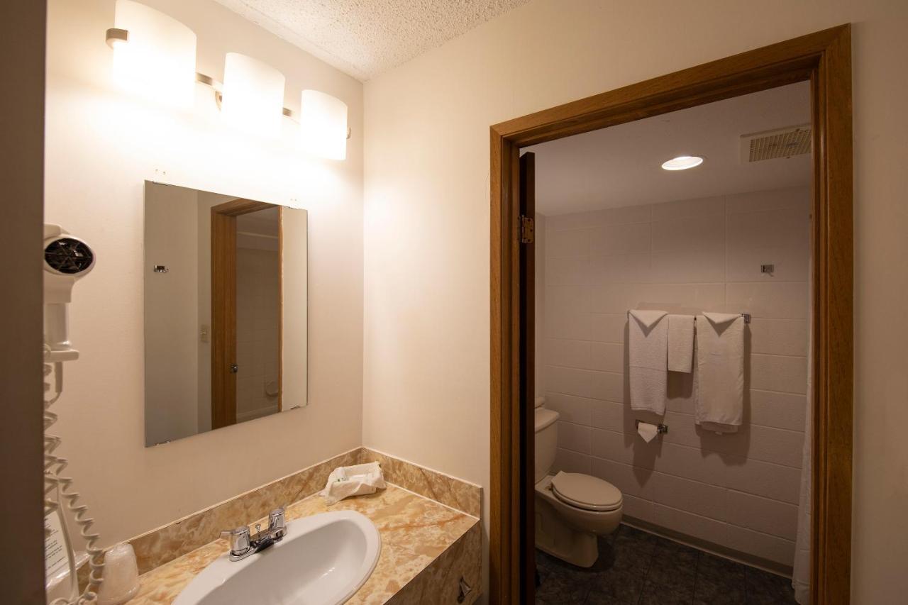 Dunvegan Inn & Suites Fairview Luaran gambar