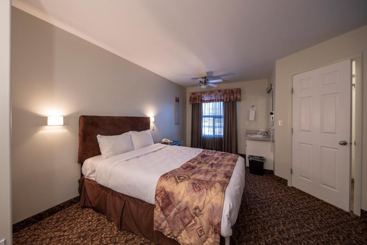 Dunvegan Inn & Suites Fairview Luaran gambar